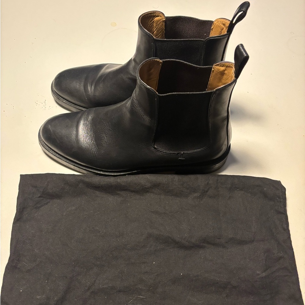 Club Monaco Black Chelsea Boots with Leather Finish and Elastic Side Panels